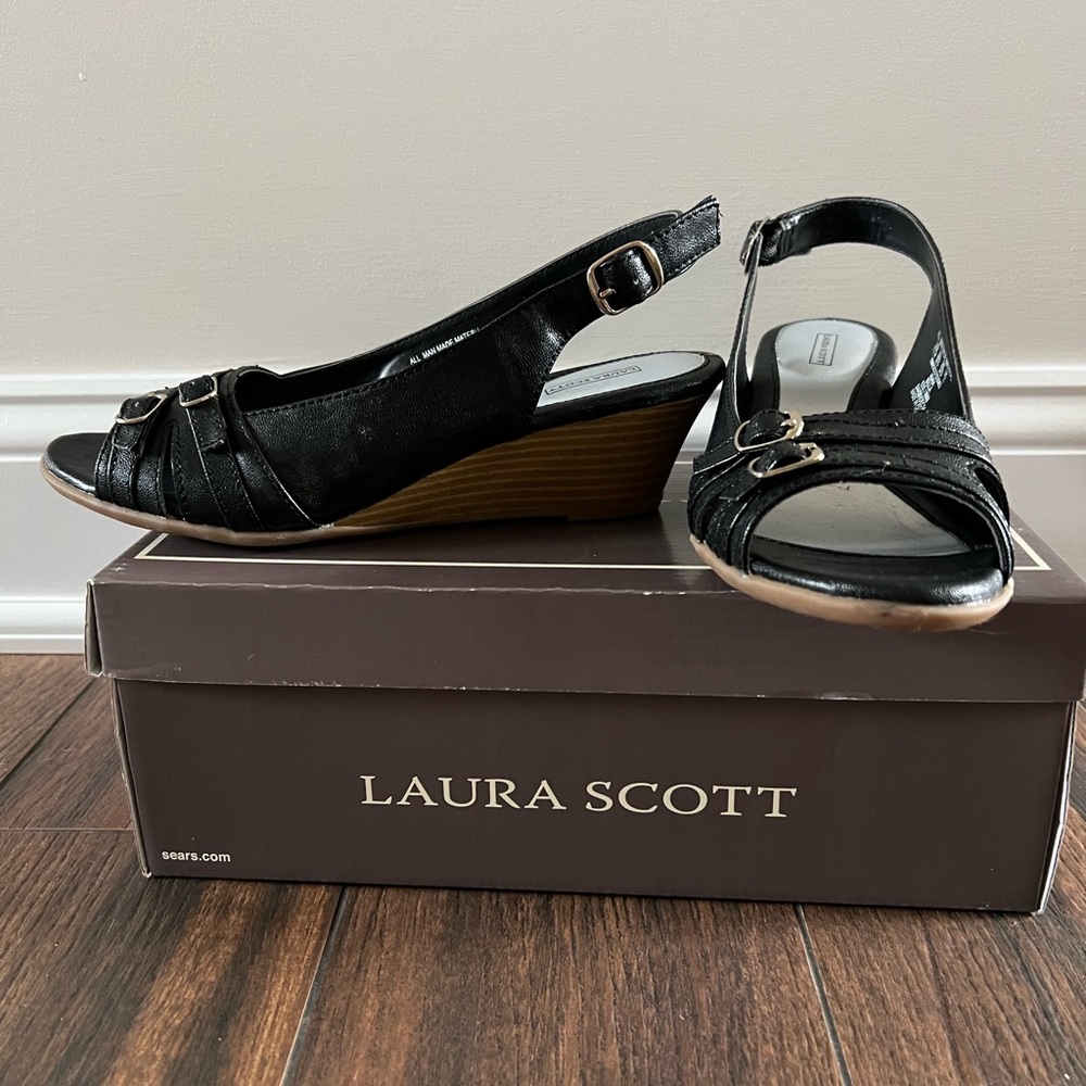 Laura Scott Black Wedge Sandal Size 8